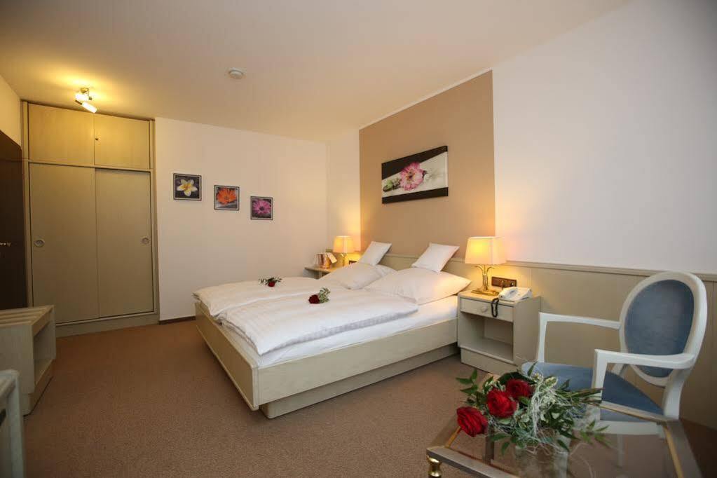 Hotel Am Peterstor Montabaur Exterior photo