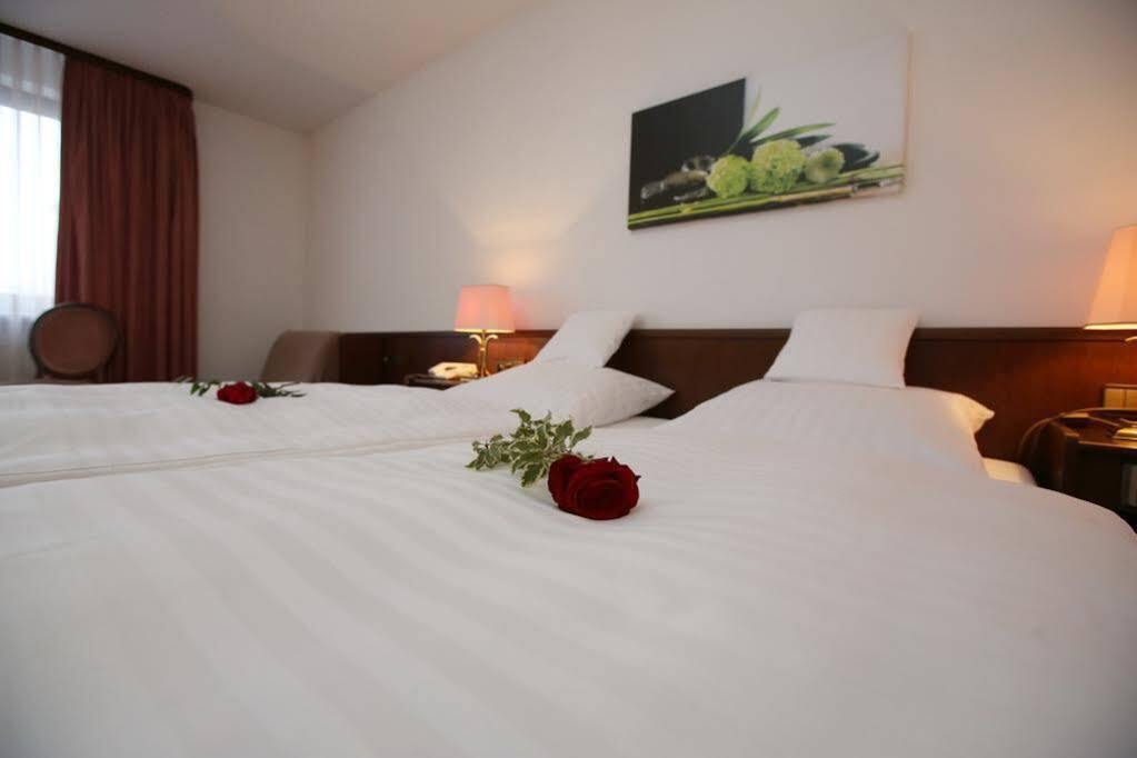 Hotel Am Peterstor Montabaur Exterior photo